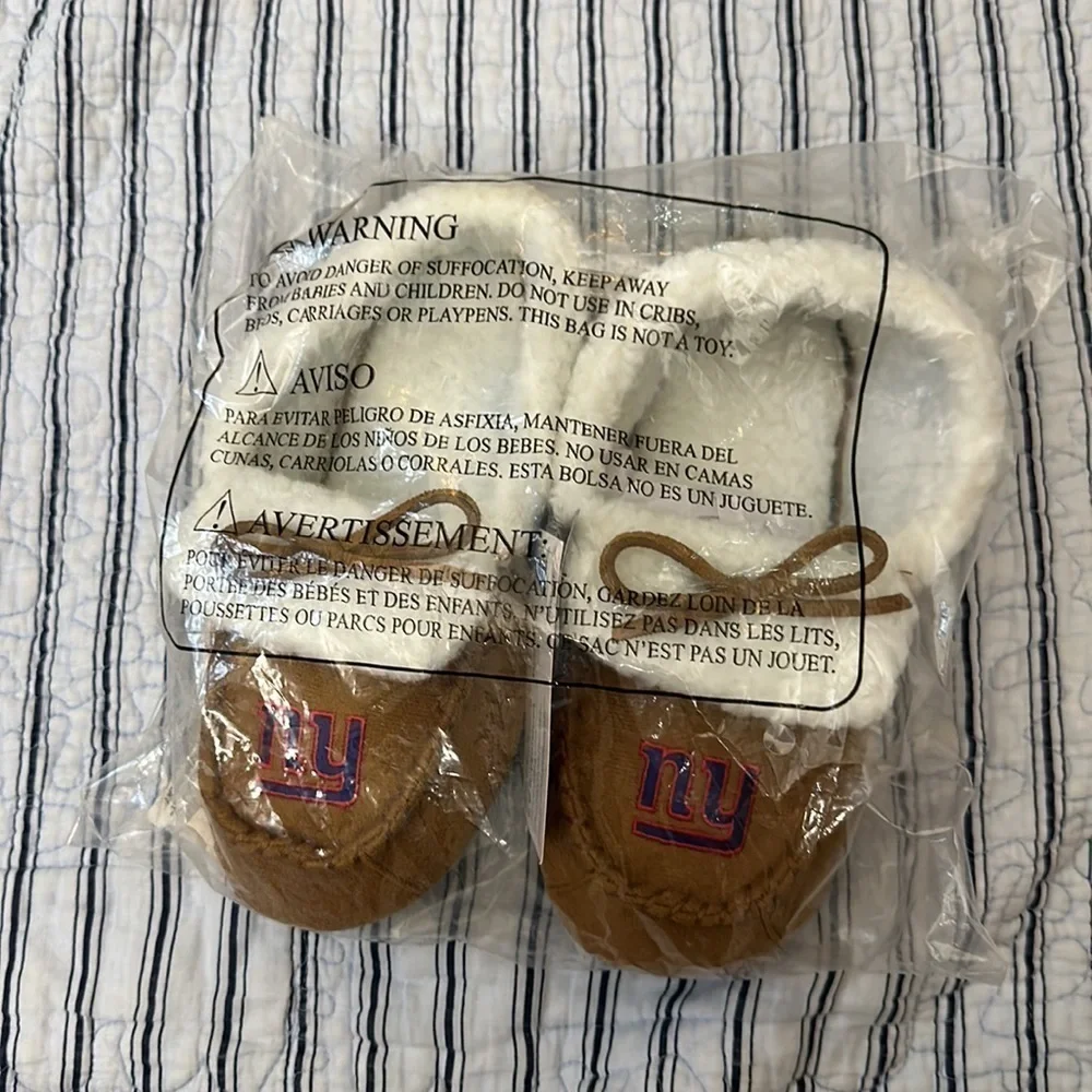 NWT NFL NY Giants Size XL (7-8) Kid's Youth Faux Fur Slippers Moccasins by FOCO